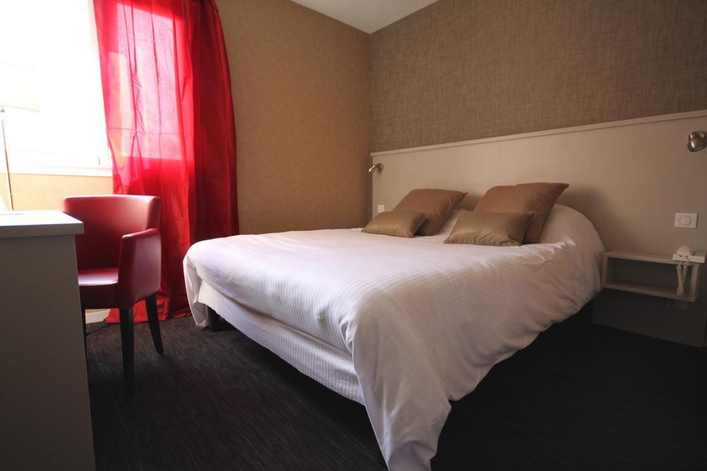 Hotel D'Arcins Latresne ภายนอก รูปภาพ