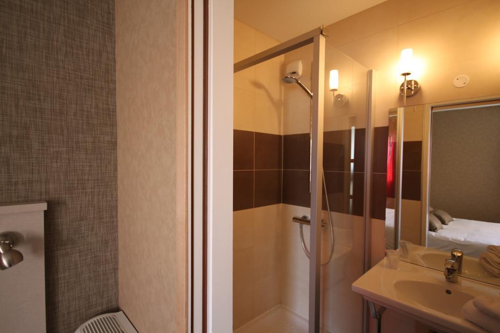 Hotel D'Arcins Latresne ห้อง รูปภาพ